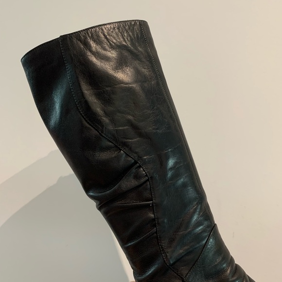 Y2K Leather Heeled Boots, Zip Closure, rounded toe - Picture 5 of 15